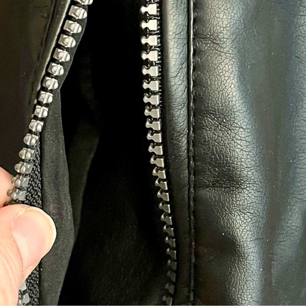 GUESS Mens Black Faux Leather Moto Jacket Detachable Hood Size Medium Biker Edgy - Picture 10 of 16